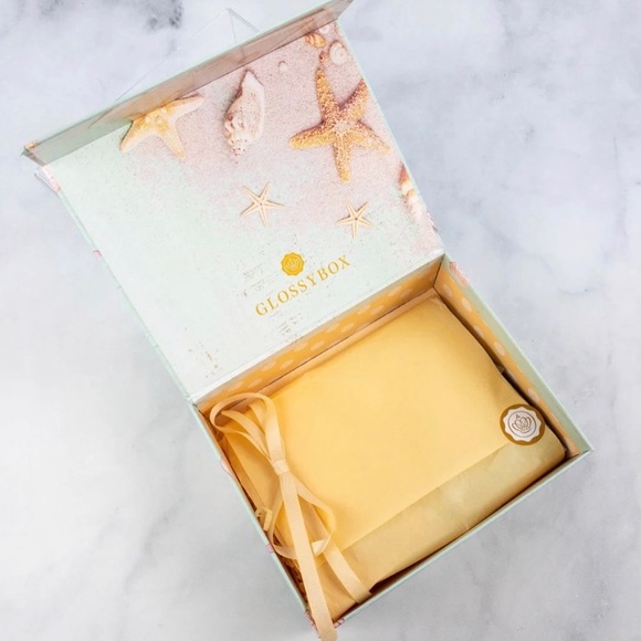 GLOSSYBOX LIMITED EDITION BEAUTY TREASURES THEMED BEAUTY KEEPSAKE BOX - Picture 2 of 7